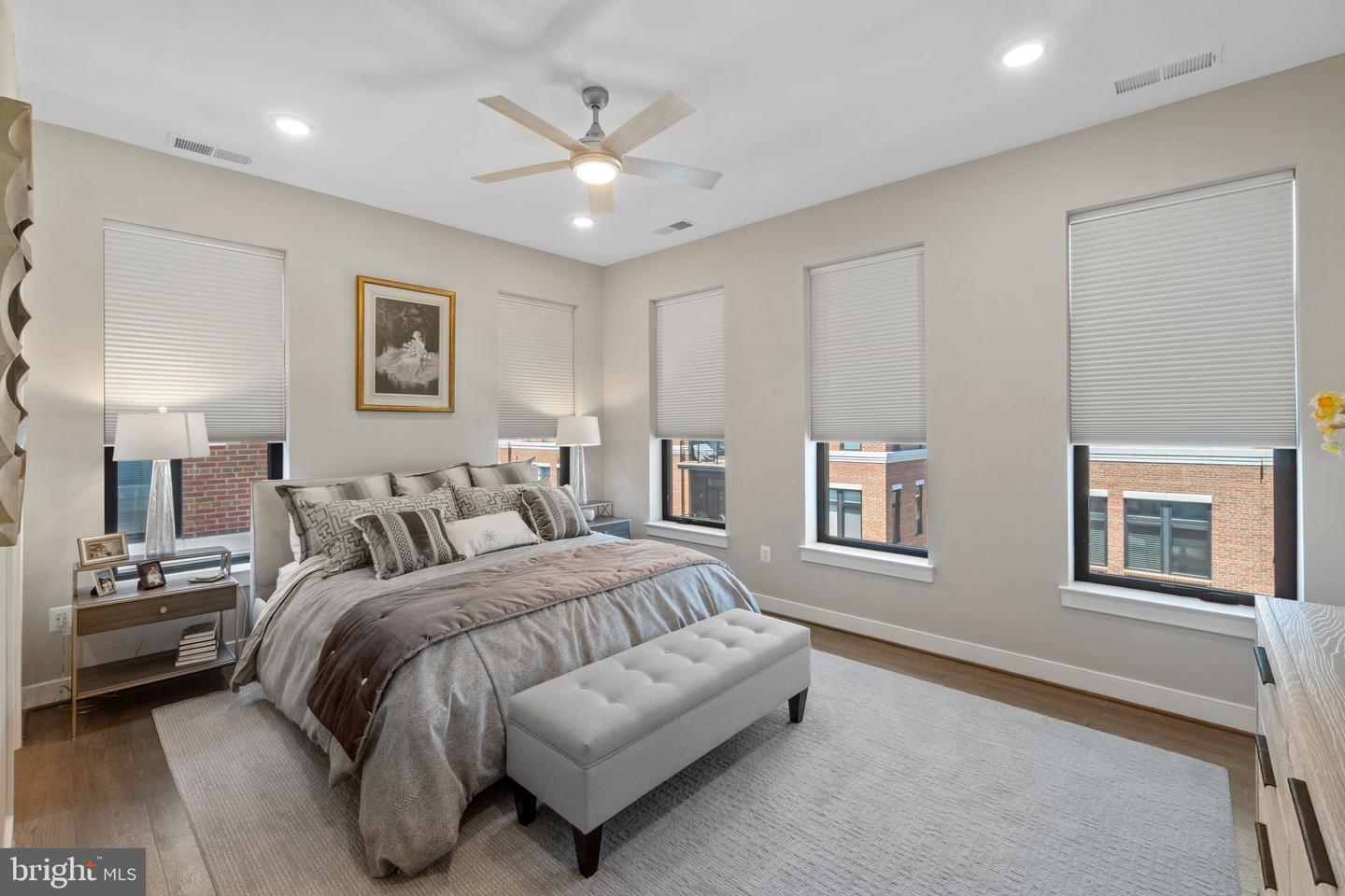 5 STATIONMASTER ST SE #400, LEESBURG, Virginia 20175, 2 Bedrooms Bedrooms, ,2 BathroomsBathrooms,Residential,For sale,5 STATIONMASTER ST SE #400,VALO2117286 MLS # VALO2117286