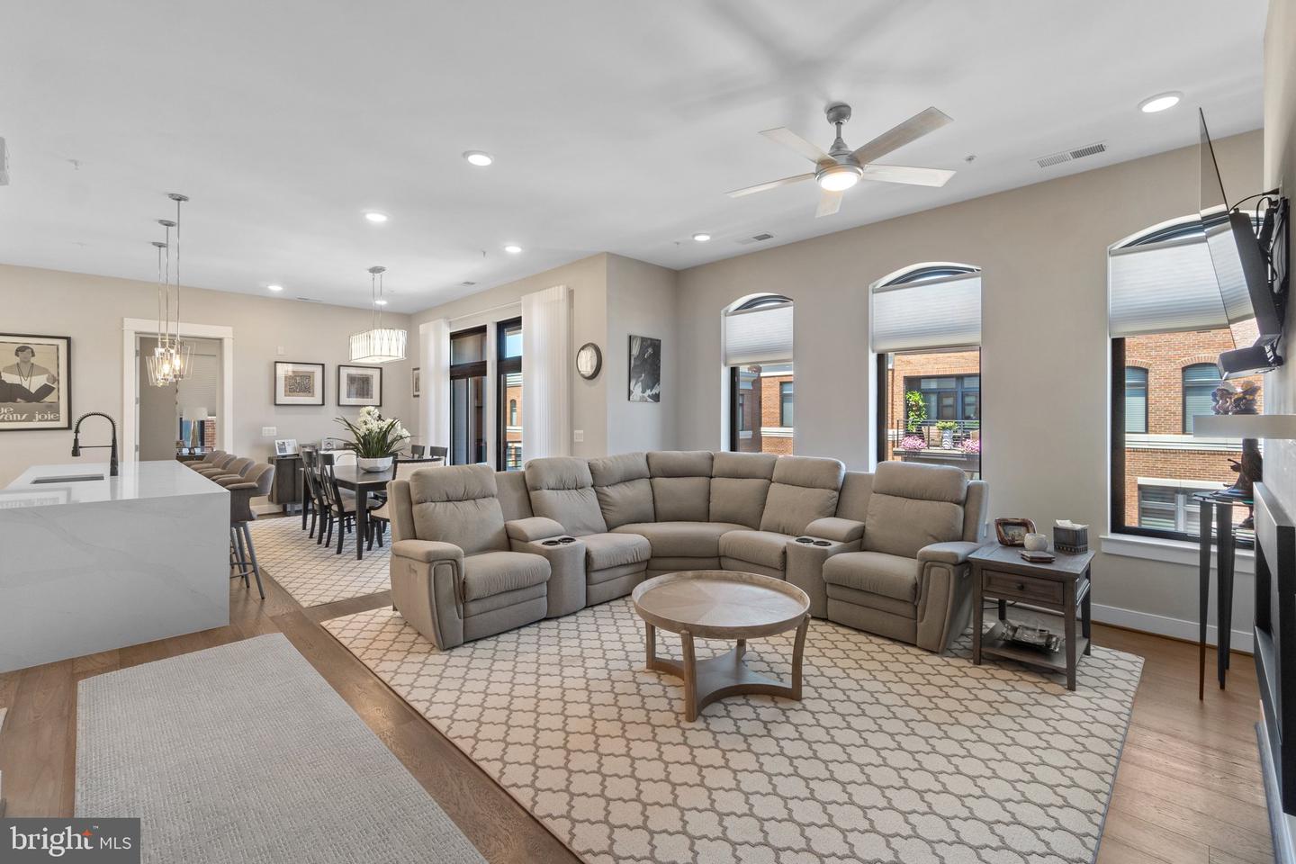 5 STATIONMASTER ST SE #400, LEESBURG, Virginia 20175, 2 Bedrooms Bedrooms, ,2 BathroomsBathrooms,Residential,For sale,5 STATIONMASTER ST SE #400,VALO2117286 MLS # VALO2117286