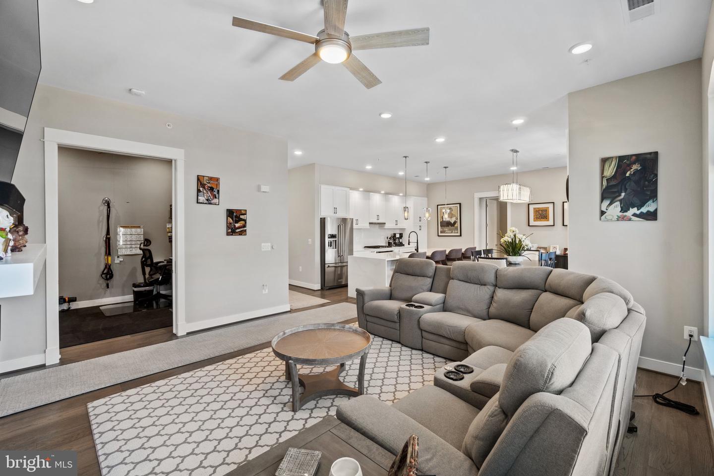 5 STATIONMASTER ST SE #400, LEESBURG, Virginia 20175, 2 Bedrooms Bedrooms, ,2 BathroomsBathrooms,Residential,For sale,5 STATIONMASTER ST SE #400,VALO2117286 MLS # VALO2117286