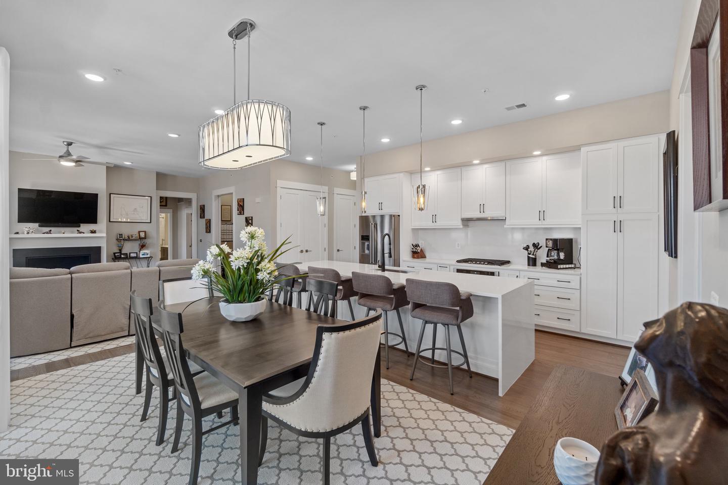 5 STATIONMASTER ST SE #400, LEESBURG, Virginia 20175, 2 Bedrooms Bedrooms, ,2 BathroomsBathrooms,Residential,For sale,5 STATIONMASTER ST SE #400,VALO2117286 MLS # VALO2117286