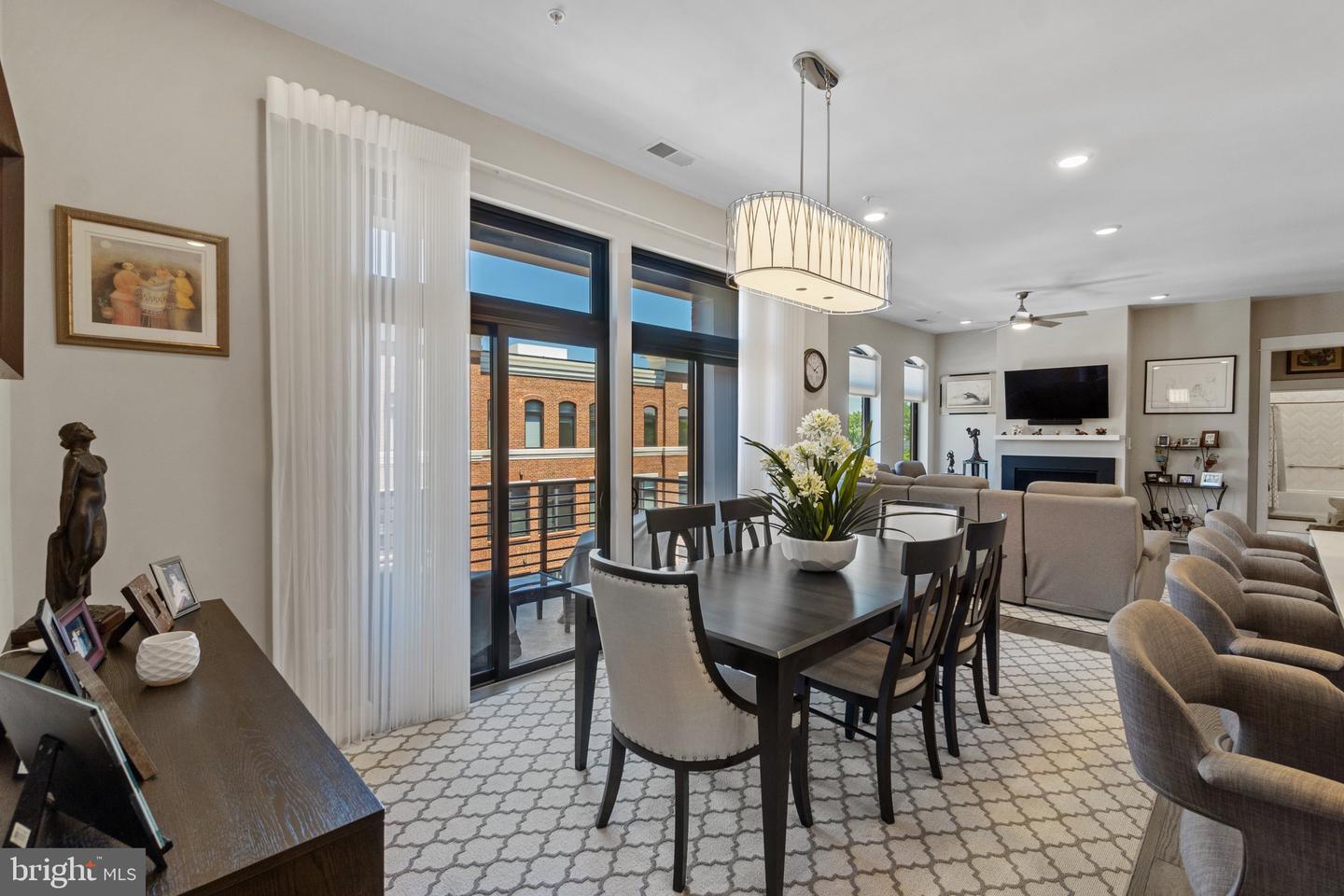 5 STATIONMASTER ST SE #400, LEESBURG, Virginia 20175, 2 Bedrooms Bedrooms, ,2 BathroomsBathrooms,Residential,For sale,5 STATIONMASTER ST SE #400,VALO2117286 MLS # VALO2117286