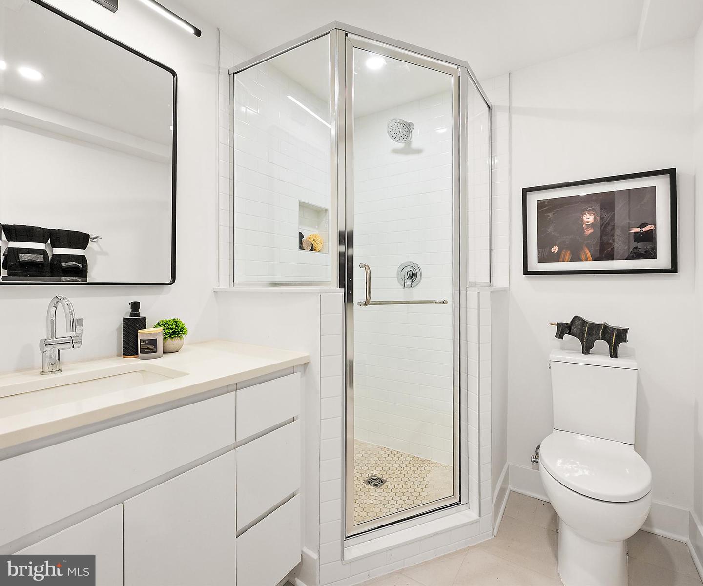 1235 W ST NW #B, WASHINGTON, District Of Columbia 20009, 2 Bedrooms Bedrooms, ,2 BathroomsBathrooms,Residential,For sale,1235 W ST NW #B,DCDC2248786 MLS # DCDC2248786