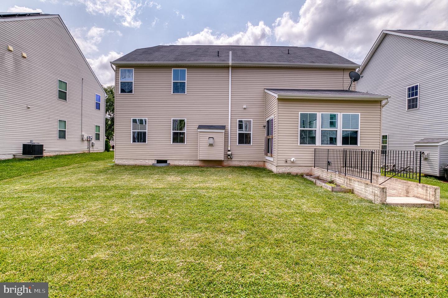 2032 MAGNOLIA CIR, CULPEPER, Virginia 22701, 5 Bedrooms Bedrooms, ,2 BathroomsBathrooms,Residential,For sale,2032 MAGNOLIA CIR,VACU2012840 MLS # VACU2012840