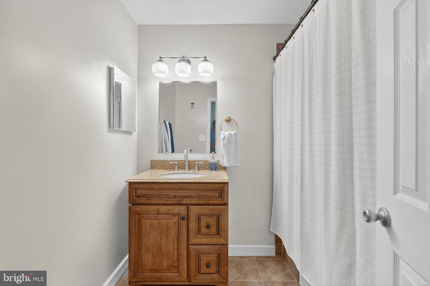 5769 HERITAGE HILL DR, ALEXANDRIA, Virginia 22310, 3 Bedrooms Bedrooms, ,2 BathroomsBathrooms,Residential,For sale,5769 HERITAGE HILL DR,VAFX2293966 MLS # VAFX2293966