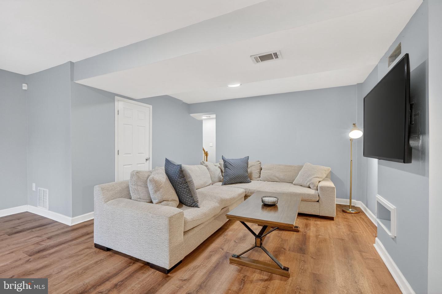 5769 HERITAGE HILL DR, ALEXANDRIA, Virginia 22310, 3 Bedrooms Bedrooms, ,2 BathroomsBathrooms,Residential,For sale,5769 HERITAGE HILL DR,VAFX2293966 MLS # VAFX2293966