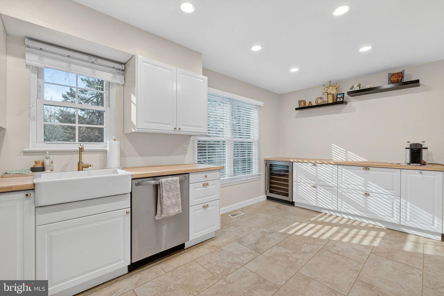 5769 HERITAGE HILL DR, ALEXANDRIA, Virginia 22310, 3 Bedrooms Bedrooms, ,2 BathroomsBathrooms,Residential,For sale,5769 HERITAGE HILL DR,VAFX2293966 MLS # VAFX2293966