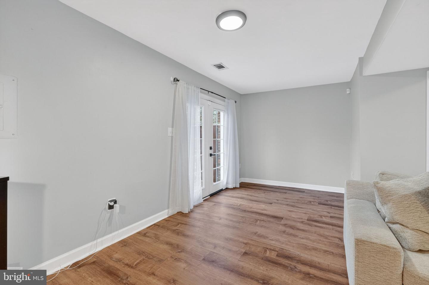 5769 HERITAGE HILL DR, ALEXANDRIA, Virginia 22310, 3 Bedrooms Bedrooms, ,2 BathroomsBathrooms,Residential,For sale,5769 HERITAGE HILL DR,VAFX2293966 MLS # VAFX2293966