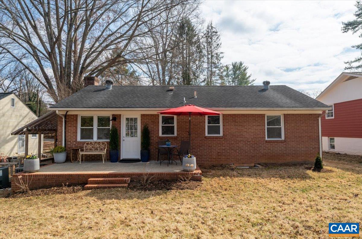 119 STRIBLING AVE, CHARLOTTESVILLE, Virginia 22901, 4 Bedrooms Bedrooms, ,2 BathroomsBathrooms,Residential,For sale,119 STRIBLING AVE,673932 MLS # 673932