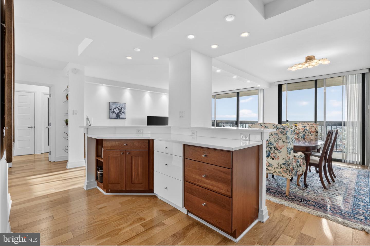 400 MADISON ST #1810, ALEXANDRIA, Virginia 22314, 1 Bedroom Bedrooms, ,1 BathroomBathrooms,Residential,For sale,400 MADISON ST #1810,VAAX2054766 MLS # VAAX2054766