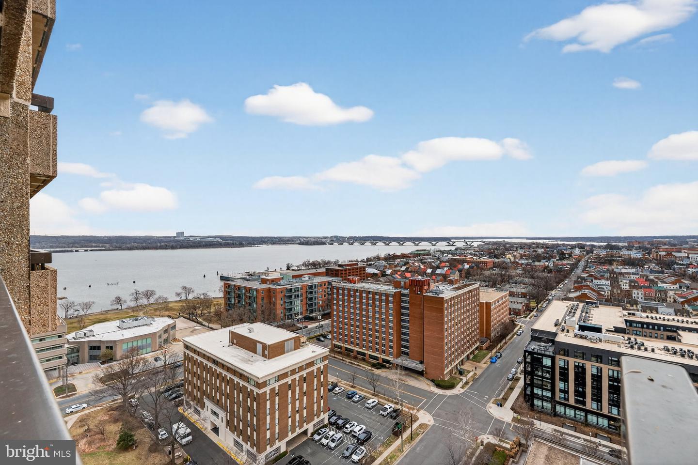400 MADISON ST #1810, ALEXANDRIA, Virginia 22314, 1 Bedroom Bedrooms, ,1 BathroomBathrooms,Residential,For sale,400 MADISON ST #1810,VAAX2054766 MLS # VAAX2054766
