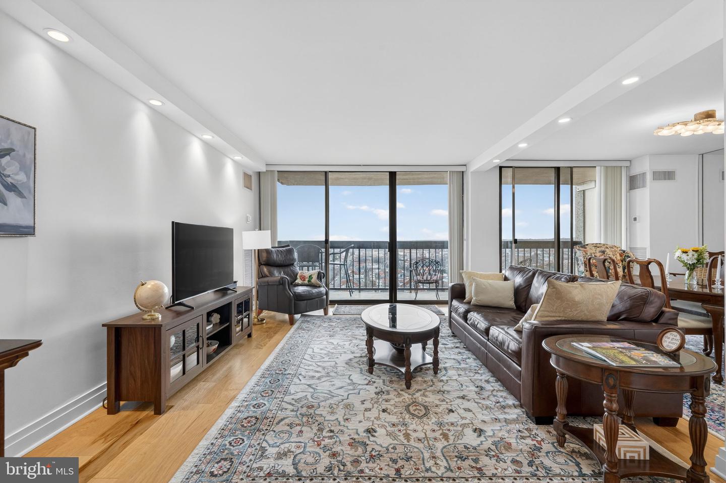 400 MADISON ST #1810, ALEXANDRIA, Virginia 22314, 1 Bedroom Bedrooms, ,1 BathroomBathrooms,Residential,For sale,400 MADISON ST #1810,VAAX2054766 MLS # VAAX2054766