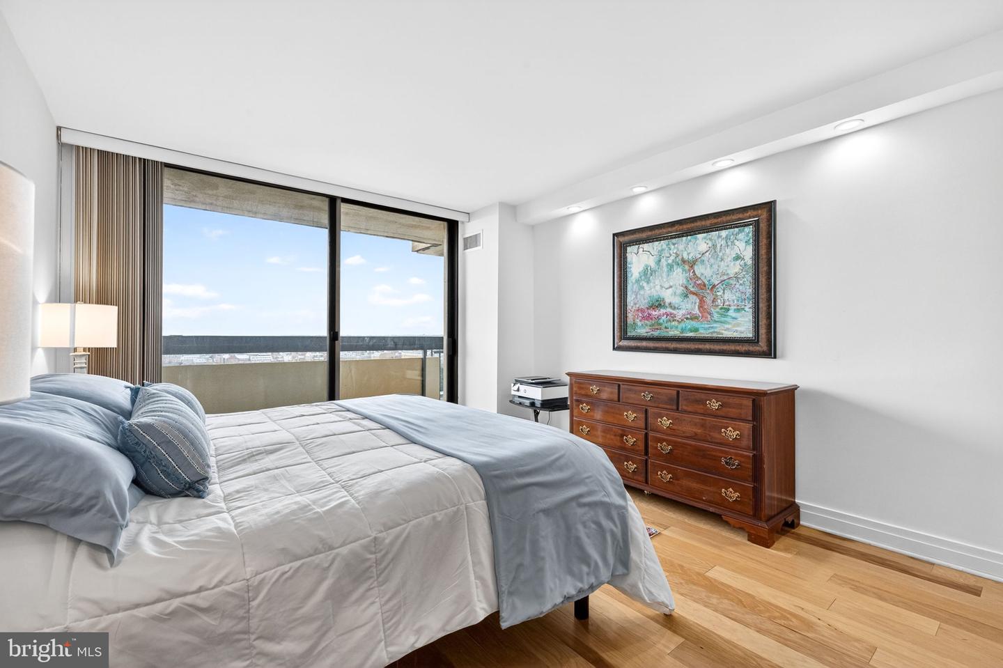 400 MADISON ST #1810, ALEXANDRIA, Virginia 22314, 1 Bedroom Bedrooms, ,1 BathroomBathrooms,Residential,For sale,400 MADISON ST #1810,VAAX2054766 MLS # VAAX2054766