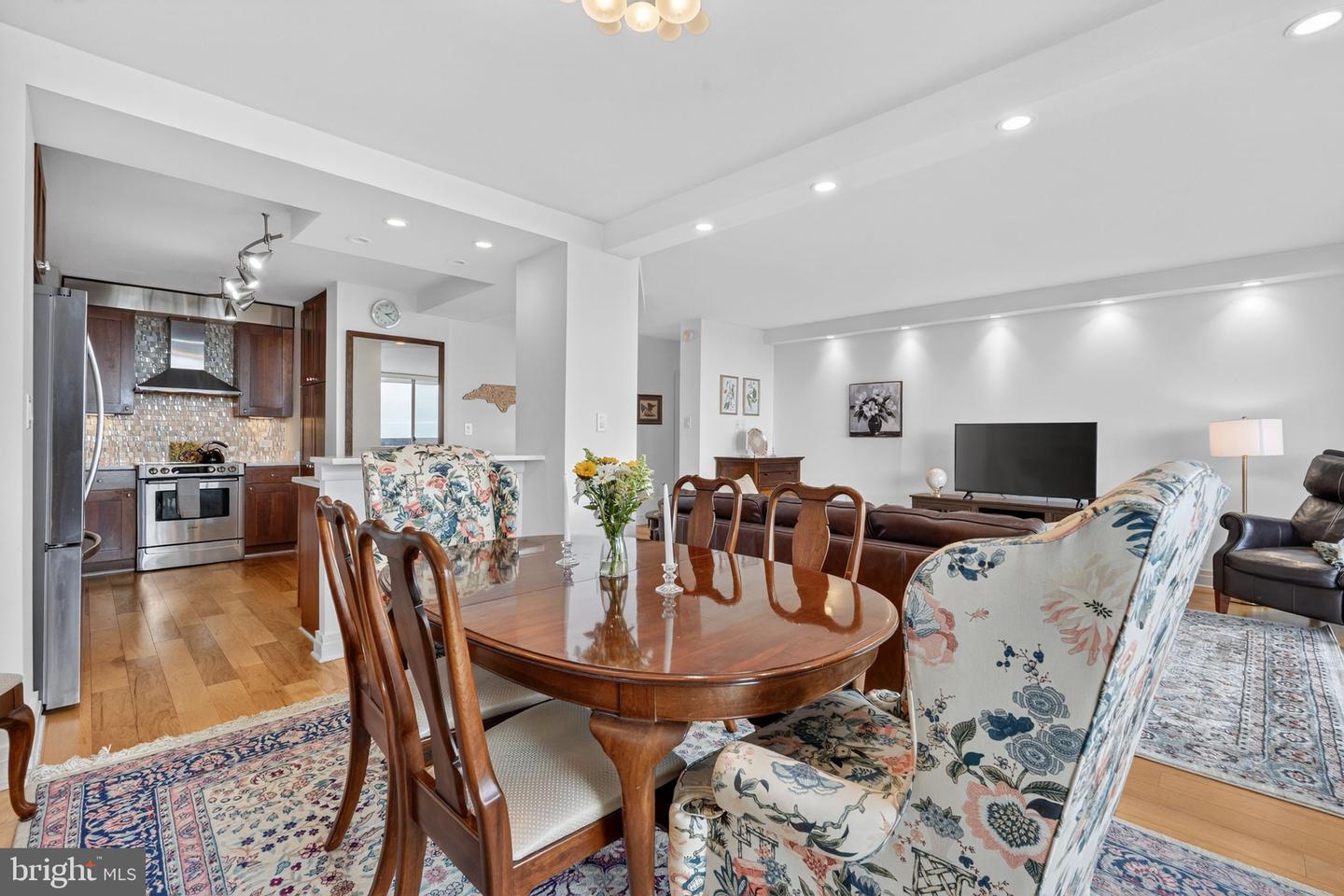 400 MADISON ST #1810, ALEXANDRIA, Virginia 22314, 1 Bedroom Bedrooms, ,1 BathroomBathrooms,Residential,For sale,400 MADISON ST #1810,VAAX2054766 MLS # VAAX2054766