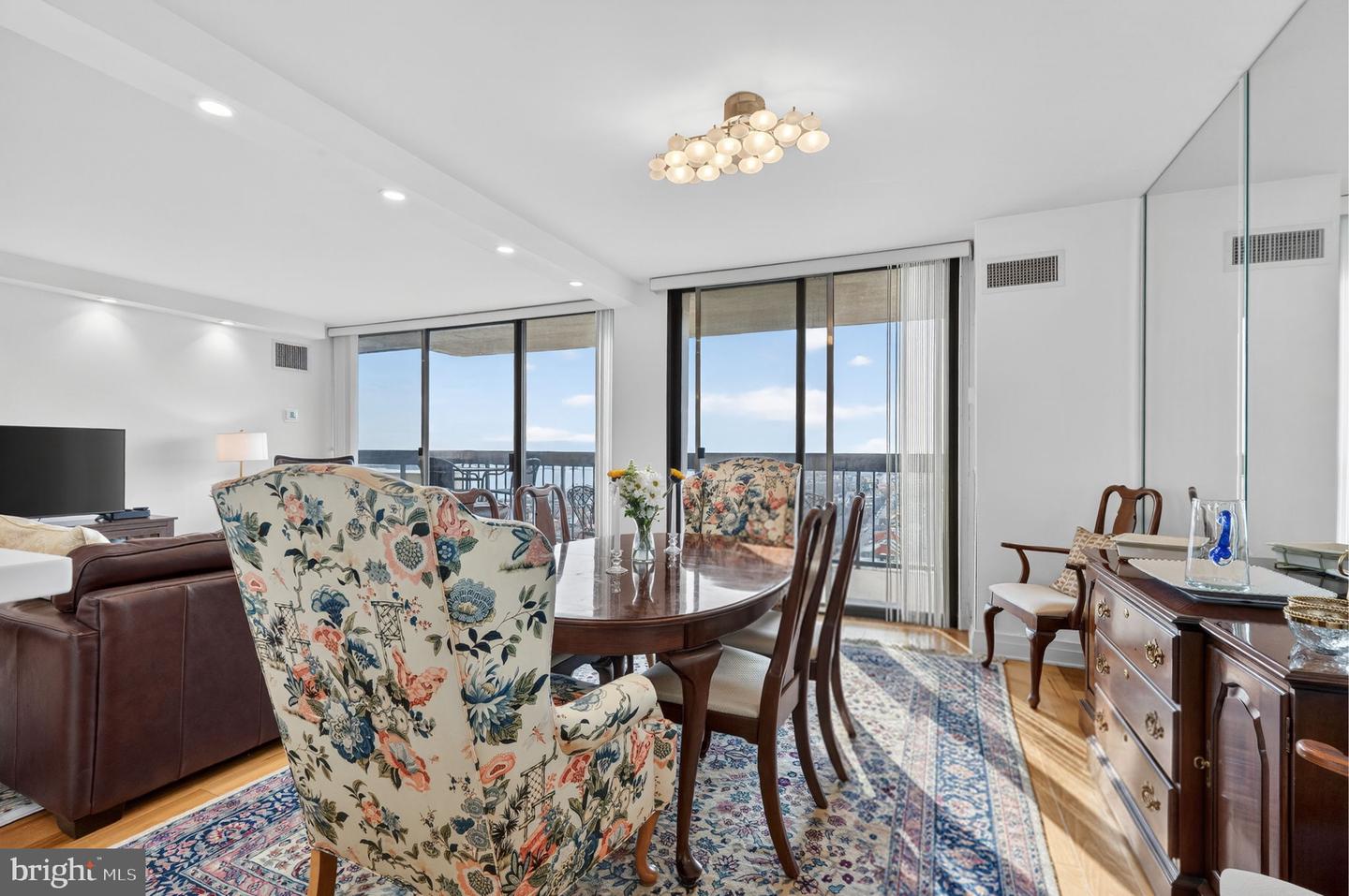 400 MADISON ST #1810, ALEXANDRIA, Virginia 22314, 1 Bedroom Bedrooms, ,1 BathroomBathrooms,Residential,For sale,400 MADISON ST #1810,VAAX2054766 MLS # VAAX2054766