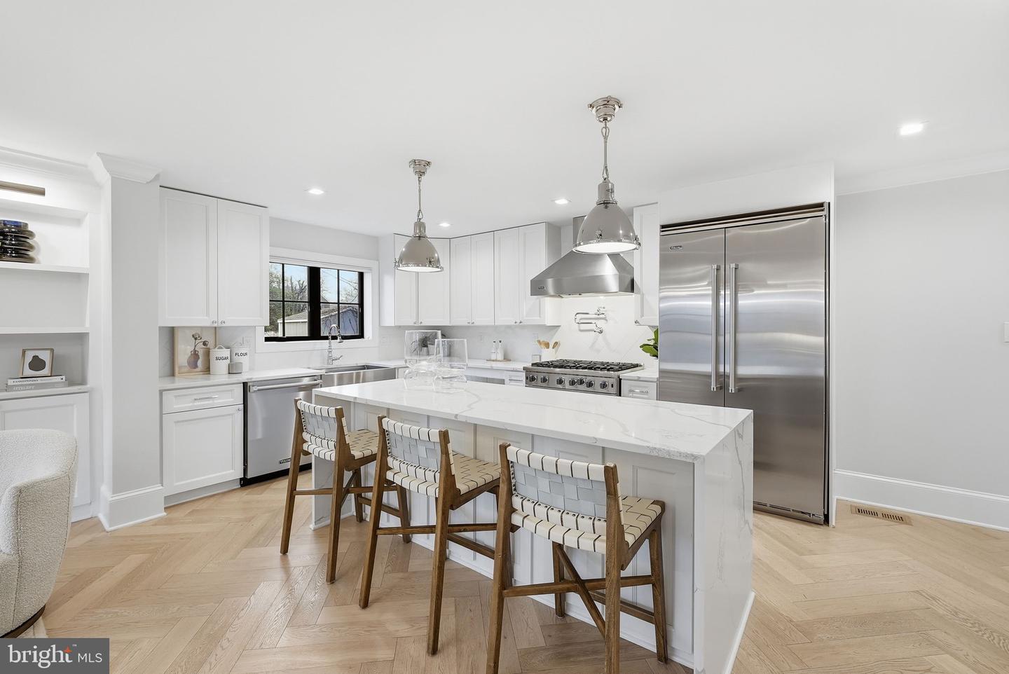 2505 N KENILWORTH ST, ARLINGTON, Virginia 22207, 5 Bedrooms Bedrooms, ,3 BathroomsBathrooms,Residential,For sale,2505 N KENILWORTH ST,VAAR2069642 MLS # VAAR2069642