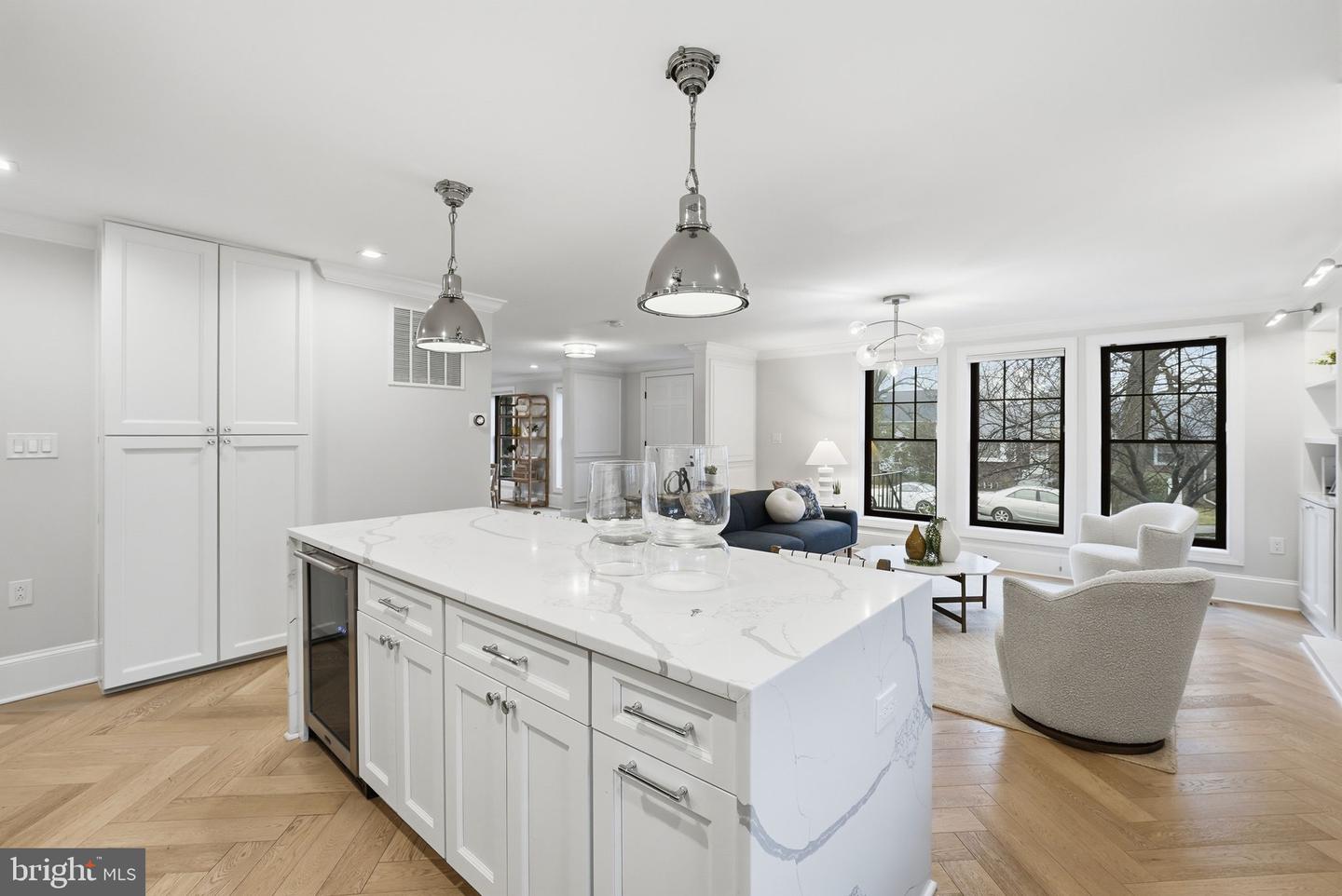 2505 N KENILWORTH ST, ARLINGTON, Virginia 22207, 5 Bedrooms Bedrooms, ,3 BathroomsBathrooms,Residential,For sale,2505 N KENILWORTH ST,VAAR2069642 MLS # VAAR2069642