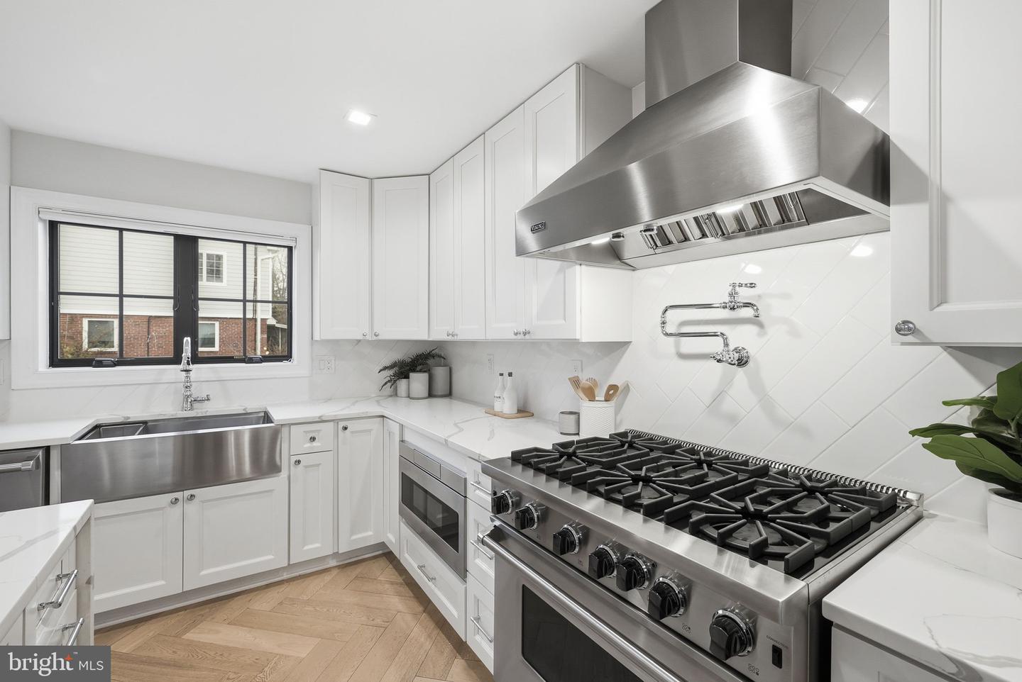 2505 N KENILWORTH ST, ARLINGTON, Virginia 22207, 5 Bedrooms Bedrooms, ,3 BathroomsBathrooms,Residential,For sale,2505 N KENILWORTH ST,VAAR2069642 MLS # VAAR2069642