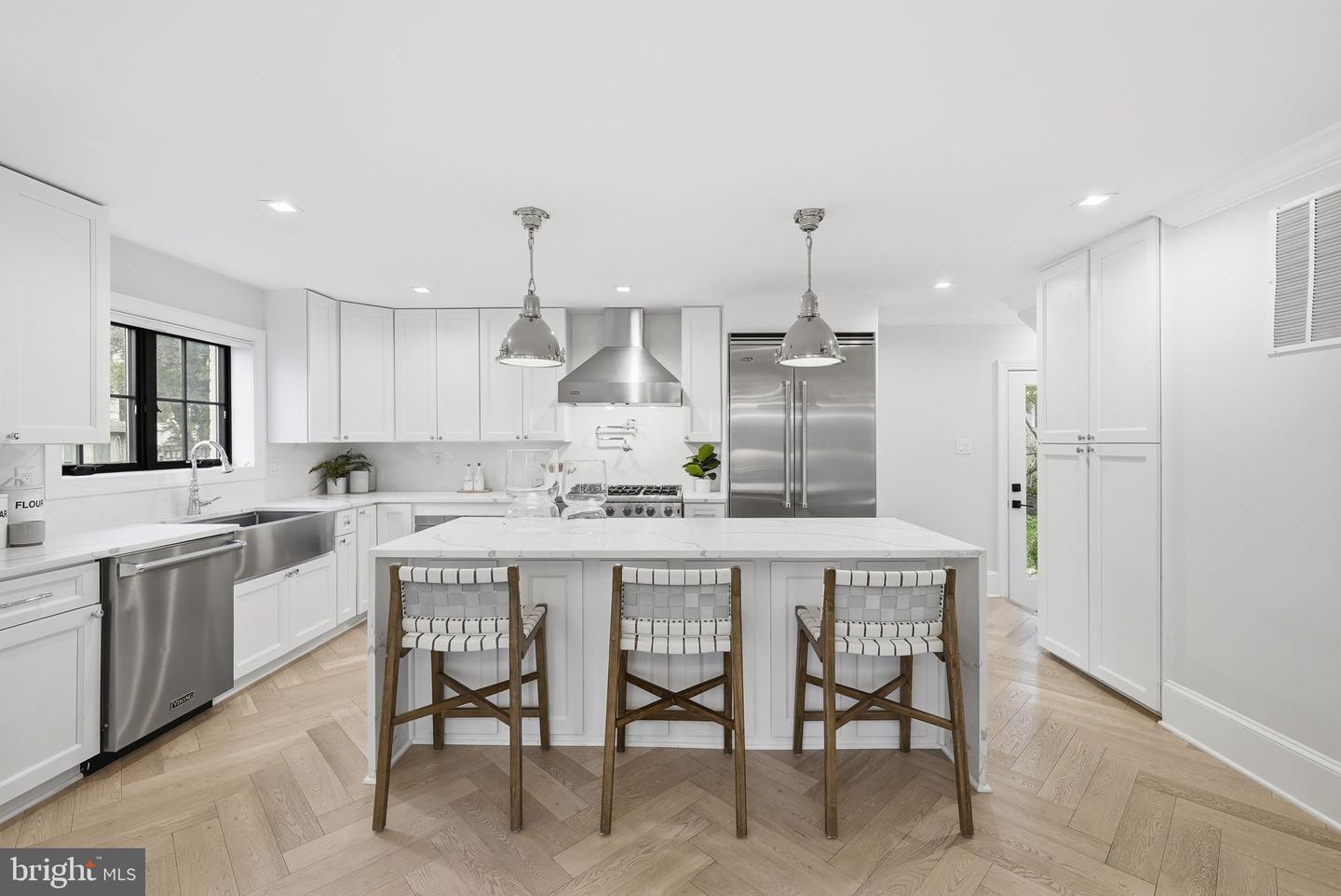 2505 N KENILWORTH ST, ARLINGTON, Virginia 22207, 5 Bedrooms Bedrooms, ,3 BathroomsBathrooms,Residential,For sale,2505 N KENILWORTH ST,VAAR2069642 MLS # VAAR2069642