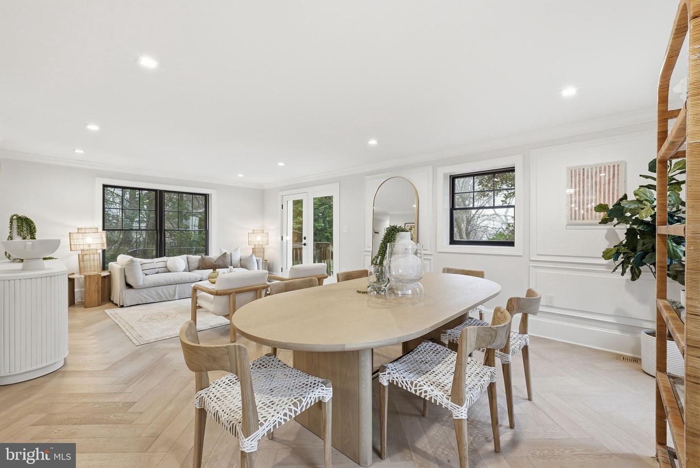 2505 N KENILWORTH ST, ARLINGTON, Virginia 22207, 5 Bedrooms Bedrooms, ,3 BathroomsBathrooms,Residential,For sale,2505 N KENILWORTH ST,VAAR2069642 MLS # VAAR2069642