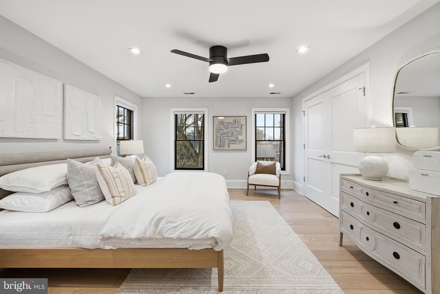 2505 N KENILWORTH ST, ARLINGTON, Virginia 22207, 5 Bedrooms Bedrooms, ,3 BathroomsBathrooms,Residential,For sale,2505 N KENILWORTH ST,VAAR2069642 MLS # VAAR2069642