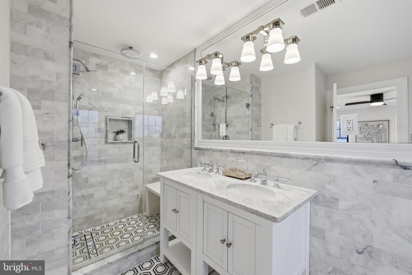 2505 N KENILWORTH ST, ARLINGTON, Virginia 22207, 5 Bedrooms Bedrooms, ,3 BathroomsBathrooms,Residential,For sale,2505 N KENILWORTH ST,VAAR2069642 MLS # VAAR2069642