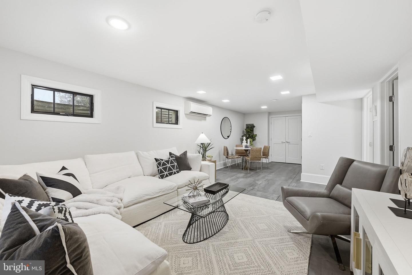 2505 N KENILWORTH ST, ARLINGTON, Virginia 22207, 5 Bedrooms Bedrooms, ,3 BathroomsBathrooms,Residential,For sale,2505 N KENILWORTH ST,VAAR2069642 MLS # VAAR2069642