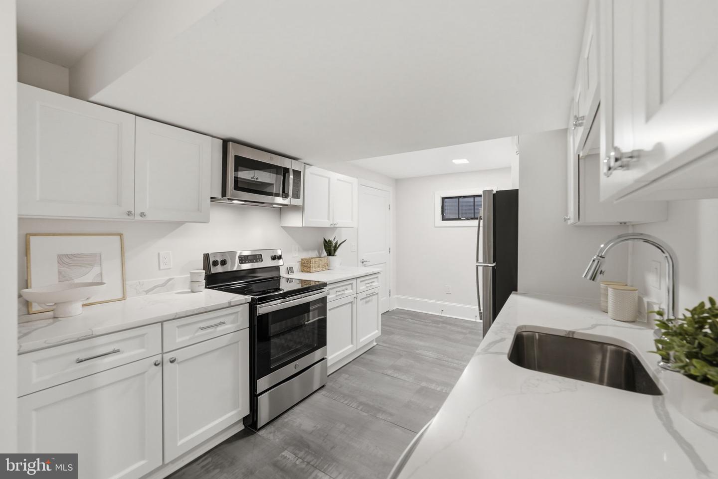 2505 N KENILWORTH ST, ARLINGTON, Virginia 22207, 5 Bedrooms Bedrooms, ,3 BathroomsBathrooms,Residential,For sale,2505 N KENILWORTH ST,VAAR2069642 MLS # VAAR2069642