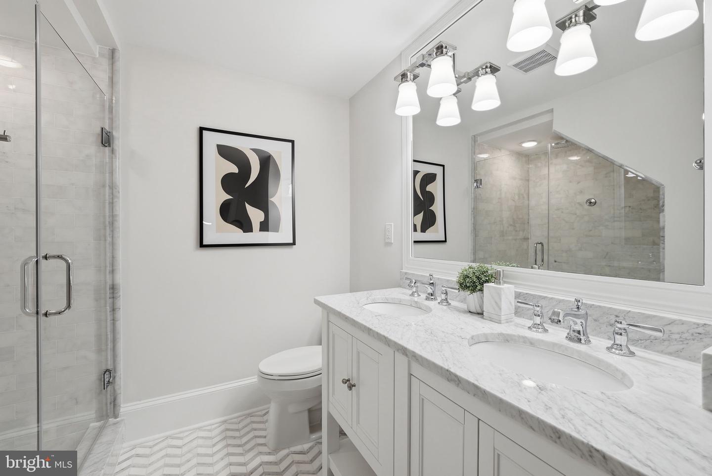 2505 N KENILWORTH ST, ARLINGTON, Virginia 22207, 5 Bedrooms Bedrooms, ,3 BathroomsBathrooms,Residential,For sale,2505 N KENILWORTH ST,VAAR2069642 MLS # VAAR2069642