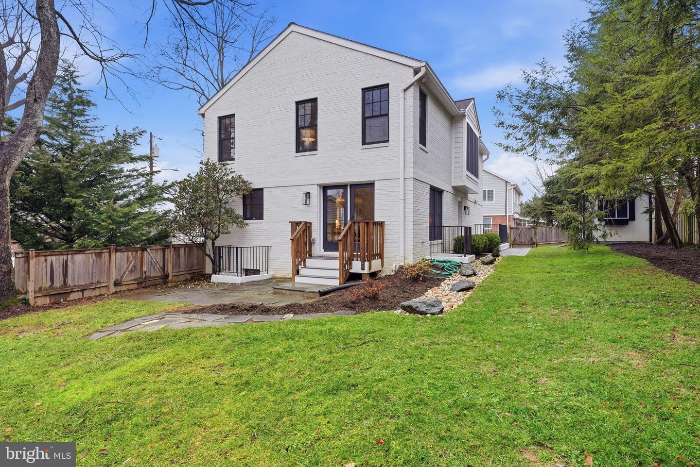 2505 N KENILWORTH ST, ARLINGTON, Virginia 22207, 5 Bedrooms Bedrooms, ,3 BathroomsBathrooms,Residential,For sale,2505 N KENILWORTH ST,VAAR2069642 MLS # VAAR2069642