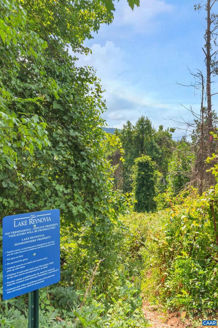 201 BUTTERCUP LN, CHARLOTTESVILLE, Virginia 22902, 2 Bedrooms Bedrooms, ,2 BathroomsBathrooms,Residential,For sale,201 BUTTERCUP LN,673936 MLS # 673936