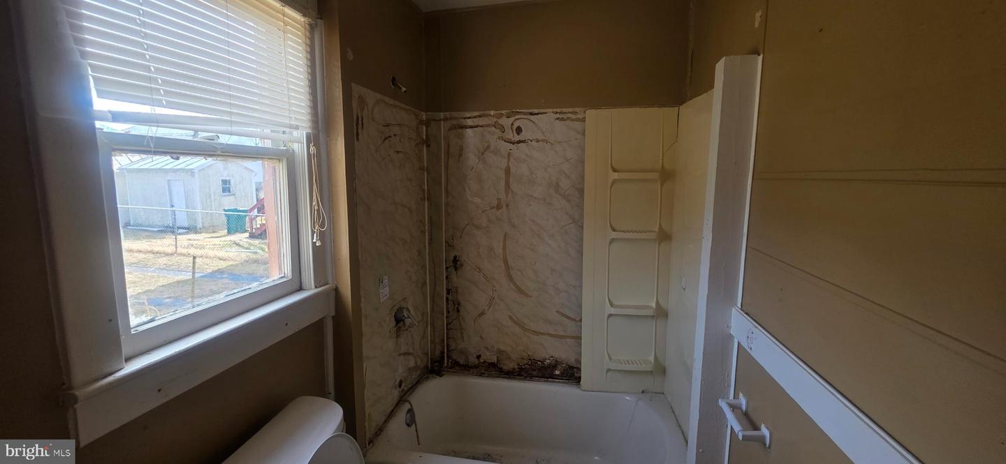 11 BRISTOL AVE, LURAY, Virginia 22835, 3 Bedrooms Bedrooms, ,2 BathroomsBathrooms,Residential,For sale,11 BRISTOL AVE,VAPA2006136 MLS # VAPA2006136