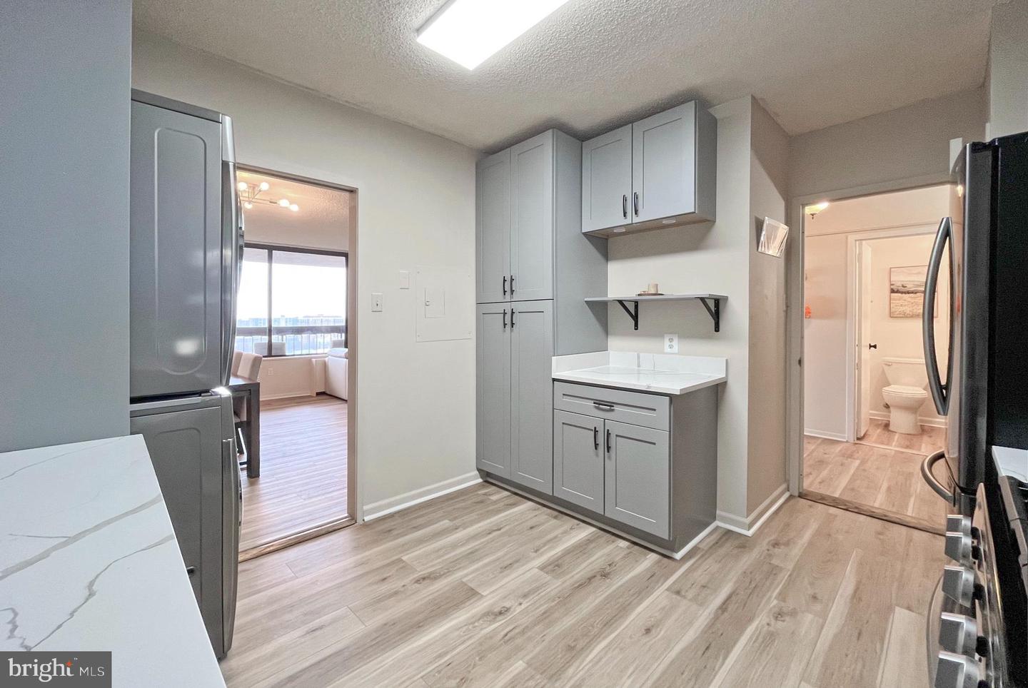 3705 S GEORGE MASON DR #1811S, FALLS CHURCH, Virginia 22041, 2 Bedrooms Bedrooms, ,1 BathroomBathrooms,Residential,For sale,3705 S GEORGE MASON DR #1811S,VAFX2294052 MLS # VAFX2294052