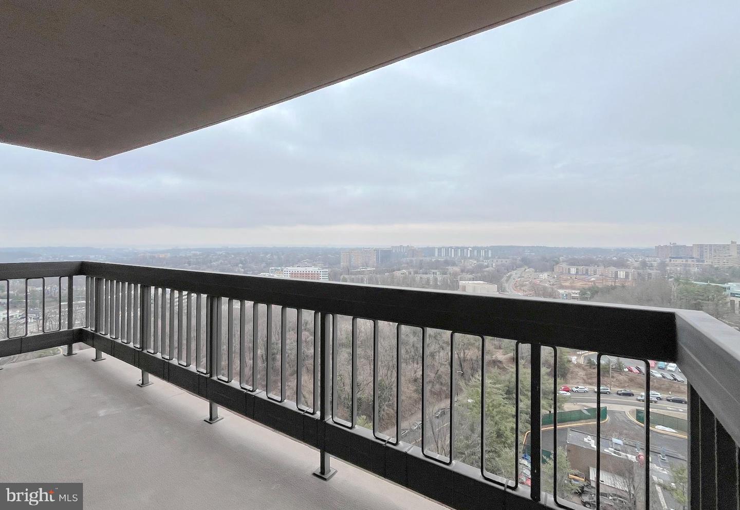 3705 S GEORGE MASON DR #1811S, FALLS CHURCH, Virginia 22041, 2 Bedrooms Bedrooms, ,1 BathroomBathrooms,Residential,For sale,3705 S GEORGE MASON DR #1811S,VAFX2294052 MLS # VAFX2294052