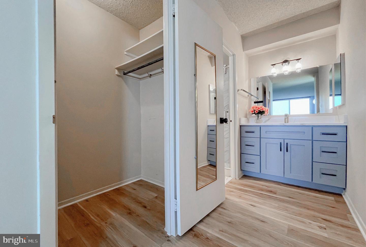 3705 S GEORGE MASON DR #1811S, FALLS CHURCH, Virginia 22041, 2 Bedrooms Bedrooms, ,1 BathroomBathrooms,Residential,For sale,3705 S GEORGE MASON DR #1811S,VAFX2294052 MLS # VAFX2294052