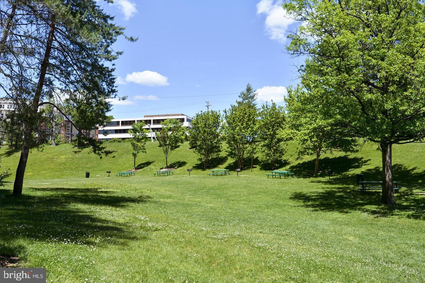 3705 S GEORGE MASON DR #1811S, FALLS CHURCH, Virginia 22041, 2 Bedrooms Bedrooms, ,1 BathroomBathrooms,Residential,For sale,3705 S GEORGE MASON DR #1811S,VAFX2294052 MLS # VAFX2294052