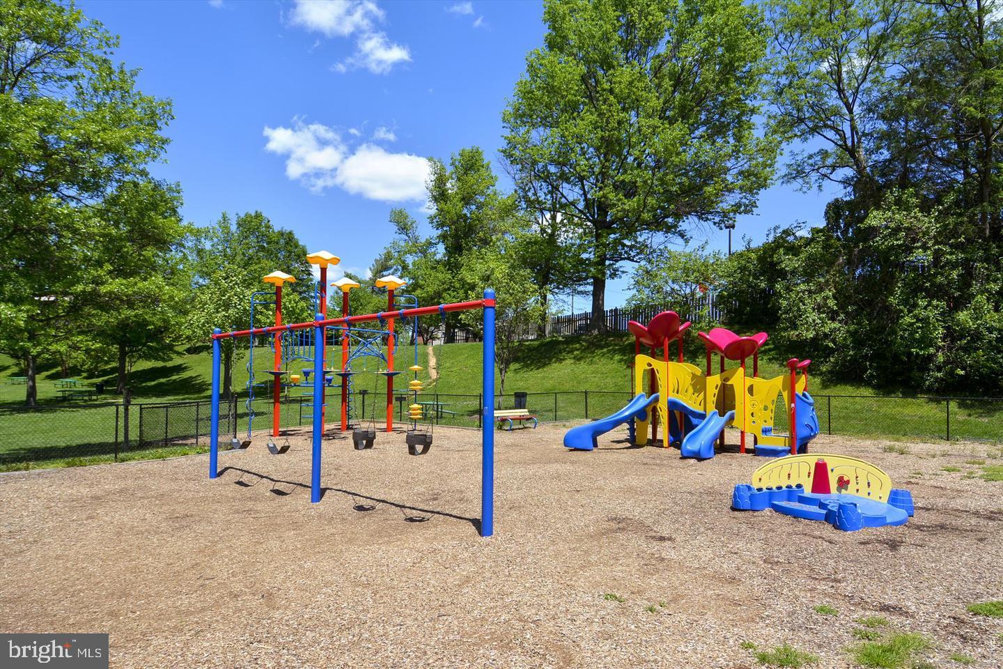 3705 S GEORGE MASON DR #1811S, FALLS CHURCH, Virginia 22041, 2 Bedrooms Bedrooms, ,1 BathroomBathrooms,Residential,For sale,3705 S GEORGE MASON DR #1811S,VAFX2294052 MLS # VAFX2294052