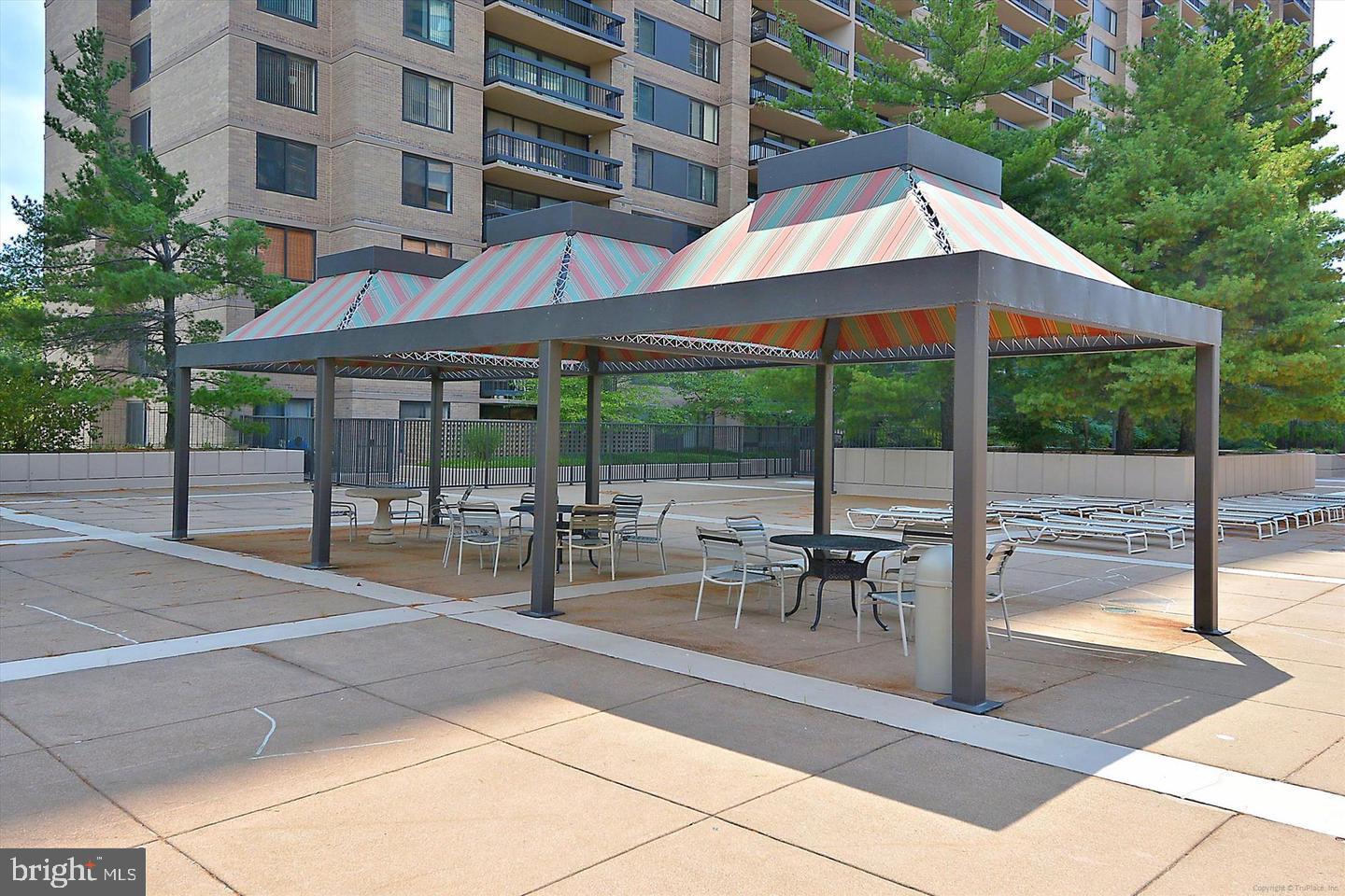 3705 S GEORGE MASON DR #1811S, FALLS CHURCH, Virginia 22041, 2 Bedrooms Bedrooms, ,1 BathroomBathrooms,Residential,For sale,3705 S GEORGE MASON DR #1811S,VAFX2294052 MLS # VAFX2294052