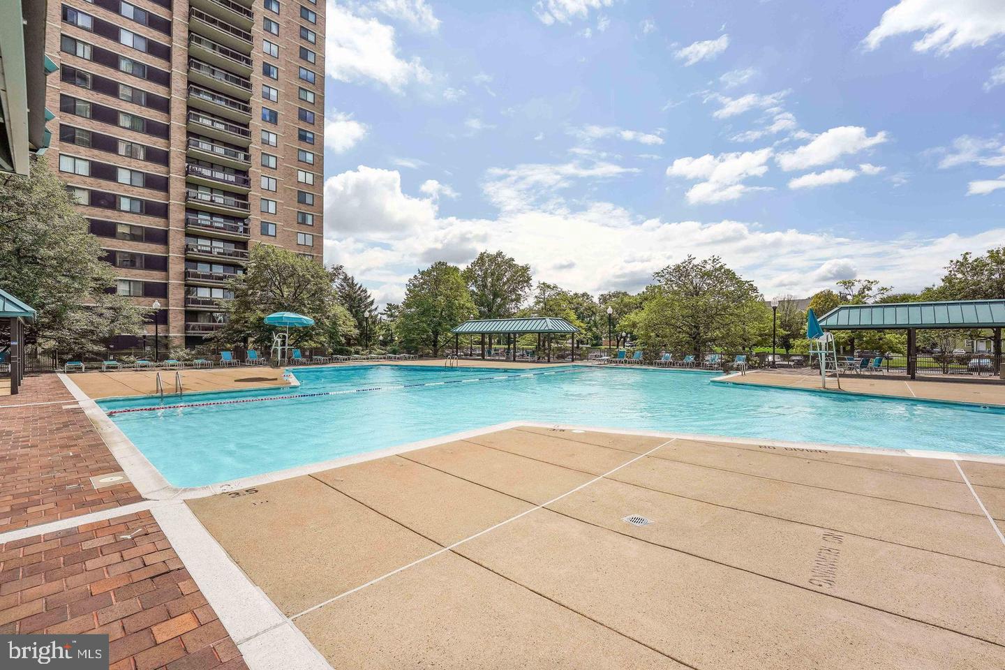 3705 S GEORGE MASON DR #1811S, FALLS CHURCH, Virginia 22041, 2 Bedrooms Bedrooms, ,1 BathroomBathrooms,Residential,For sale,3705 S GEORGE MASON DR #1811S,VAFX2294052 MLS # VAFX2294052