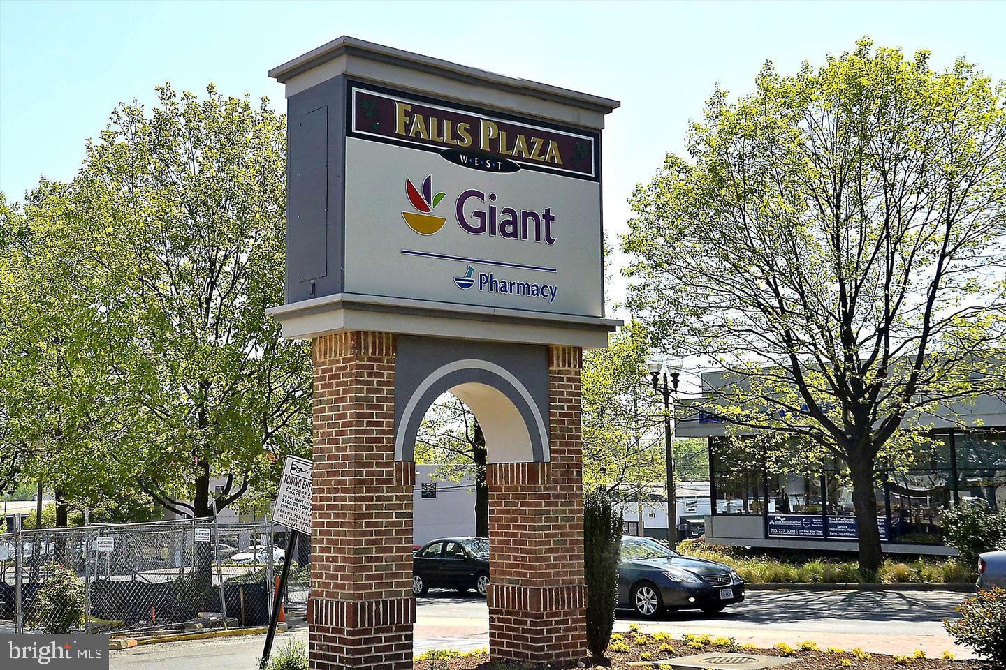 3705 S GEORGE MASON DR #1811S, FALLS CHURCH, Virginia 22041, 2 Bedrooms Bedrooms, ,1 BathroomBathrooms,Residential,For sale,3705 S GEORGE MASON DR #1811S,VAFX2294052 MLS # VAFX2294052