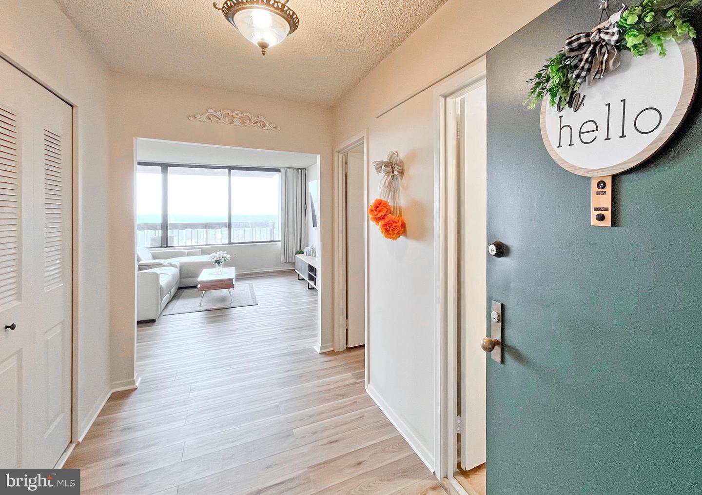 3705 S GEORGE MASON DR #1811S, FALLS CHURCH, Virginia 22041, 2 Bedrooms Bedrooms, ,1 BathroomBathrooms,Residential,For sale,3705 S GEORGE MASON DR #1811S,VAFX2294052 MLS # VAFX2294052