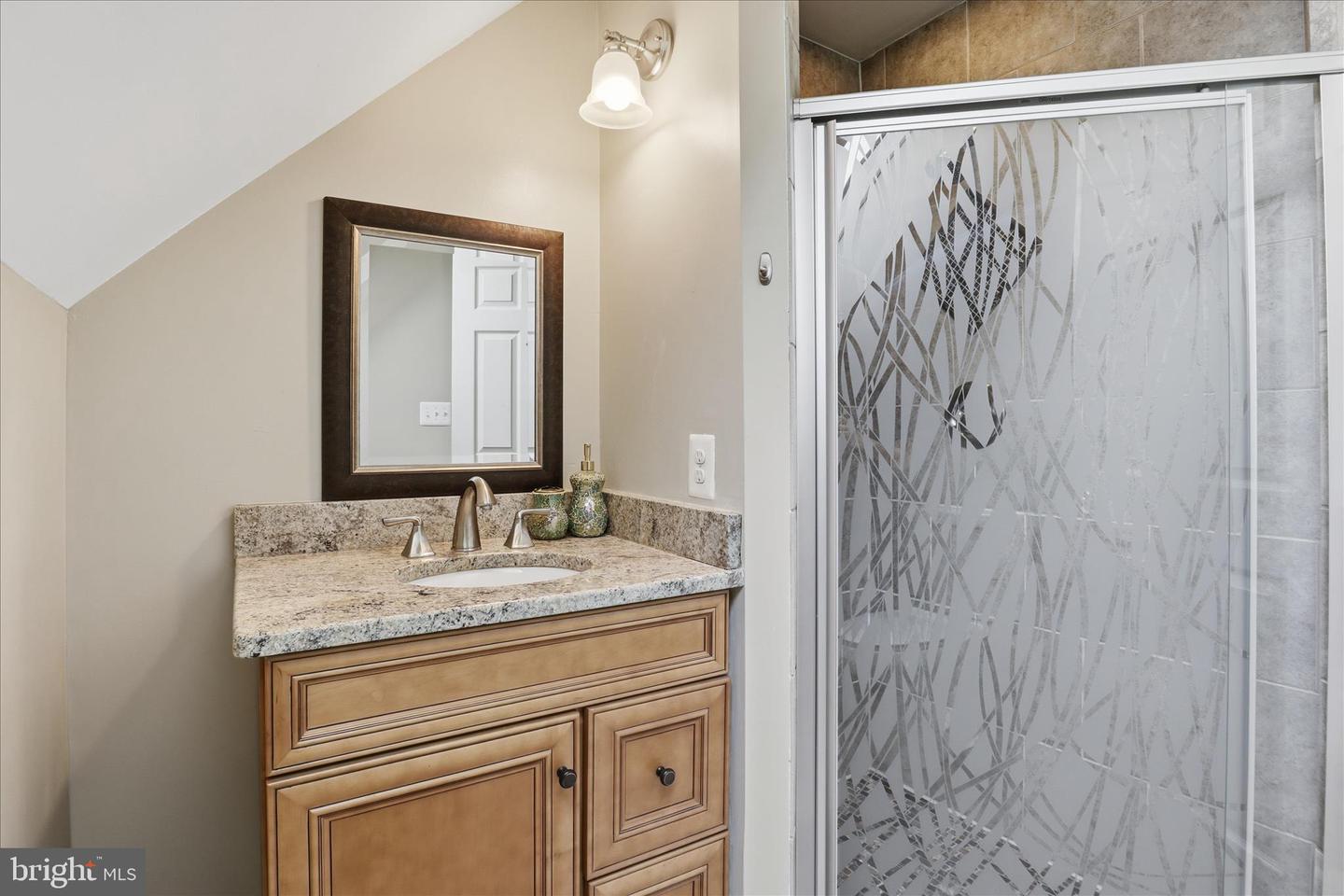 43004 BATTERY POINT PL, LEESBURG, Virginia 20176, 4 Bedrooms Bedrooms, ,4 BathroomsBathrooms,Residential,For sale,43004 BATTERY POINT PL,VALO2117370 MLS # VALO2117370