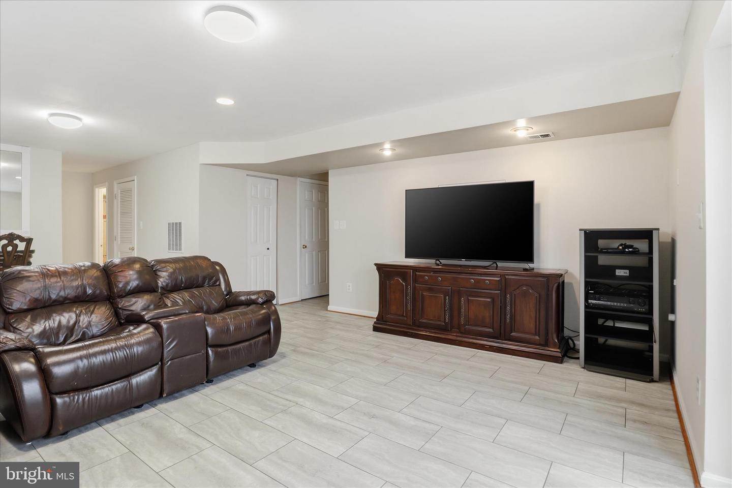 43004 BATTERY POINT PL, LEESBURG, Virginia 20176, 4 Bedrooms Bedrooms, ,4 BathroomsBathrooms,Residential,For sale,43004 BATTERY POINT PL,VALO2117370 MLS # VALO2117370