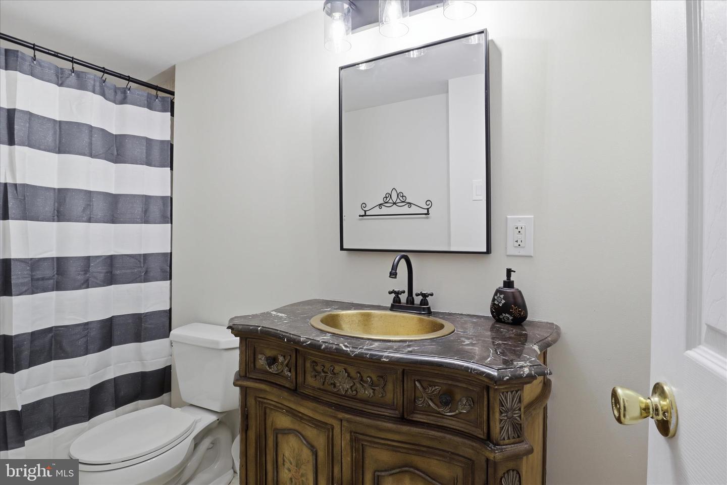 43004 BATTERY POINT PL, LEESBURG, Virginia 20176, 4 Bedrooms Bedrooms, ,4 BathroomsBathrooms,Residential,For sale,43004 BATTERY POINT PL,VALO2117370 MLS # VALO2117370