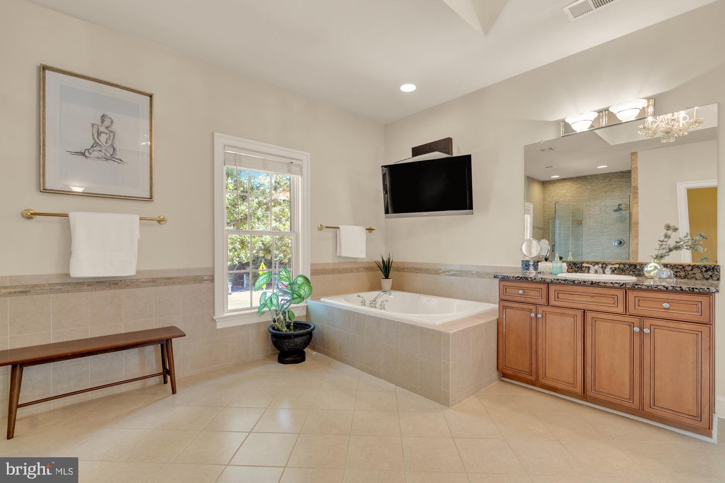 6238 LINWAY TER, MCLEAN, Virginia 22101, 6 Bedrooms Bedrooms, ,6 BathroomsBathrooms,Residential,For sale,6238 LINWAY TER,VAFX2294092 MLS # VAFX2294092