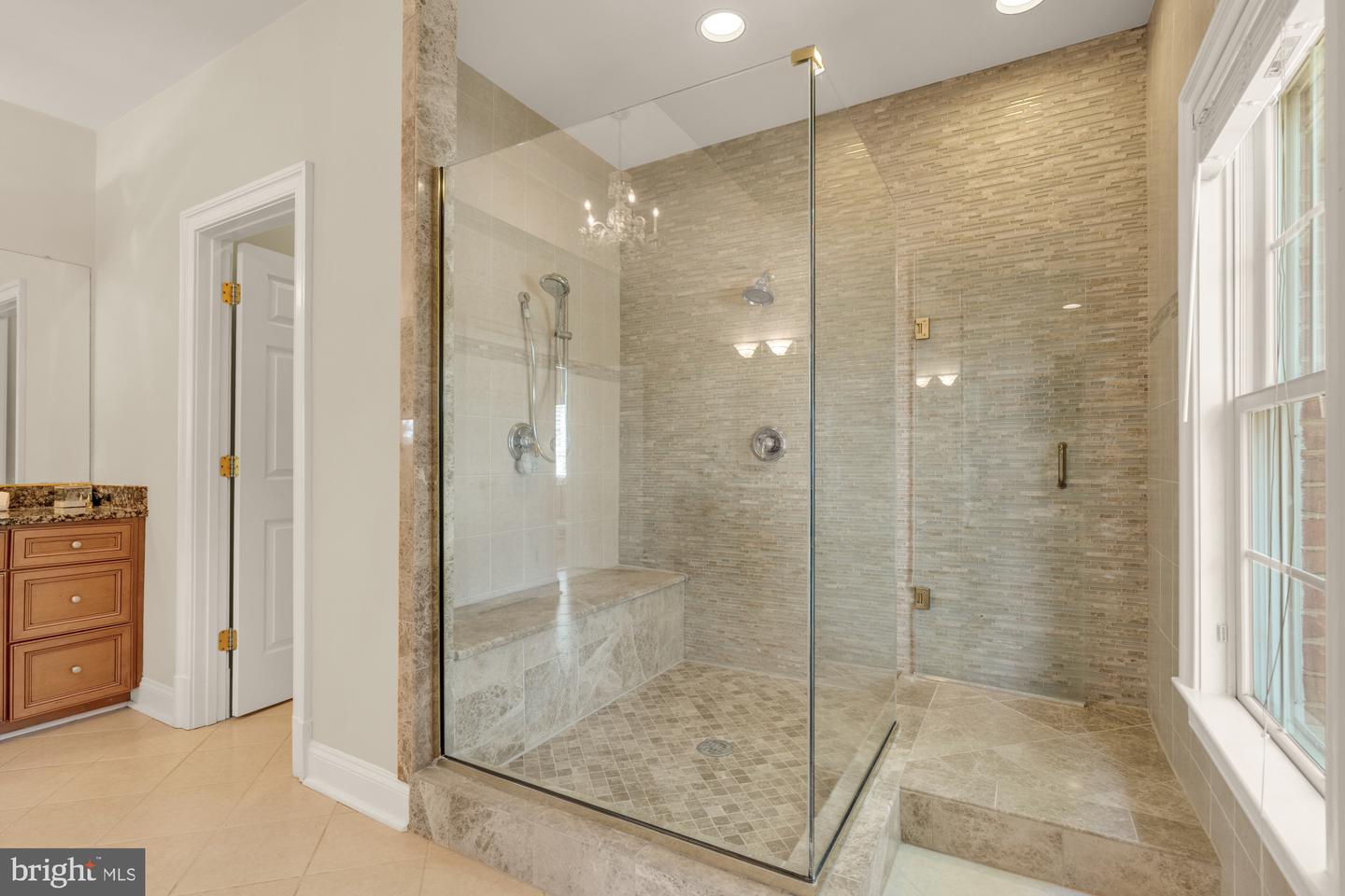 6238 LINWAY TER, MCLEAN, Virginia 22101, 6 Bedrooms Bedrooms, ,6 BathroomsBathrooms,Residential,For sale,6238 LINWAY TER,VAFX2294092 MLS # VAFX2294092