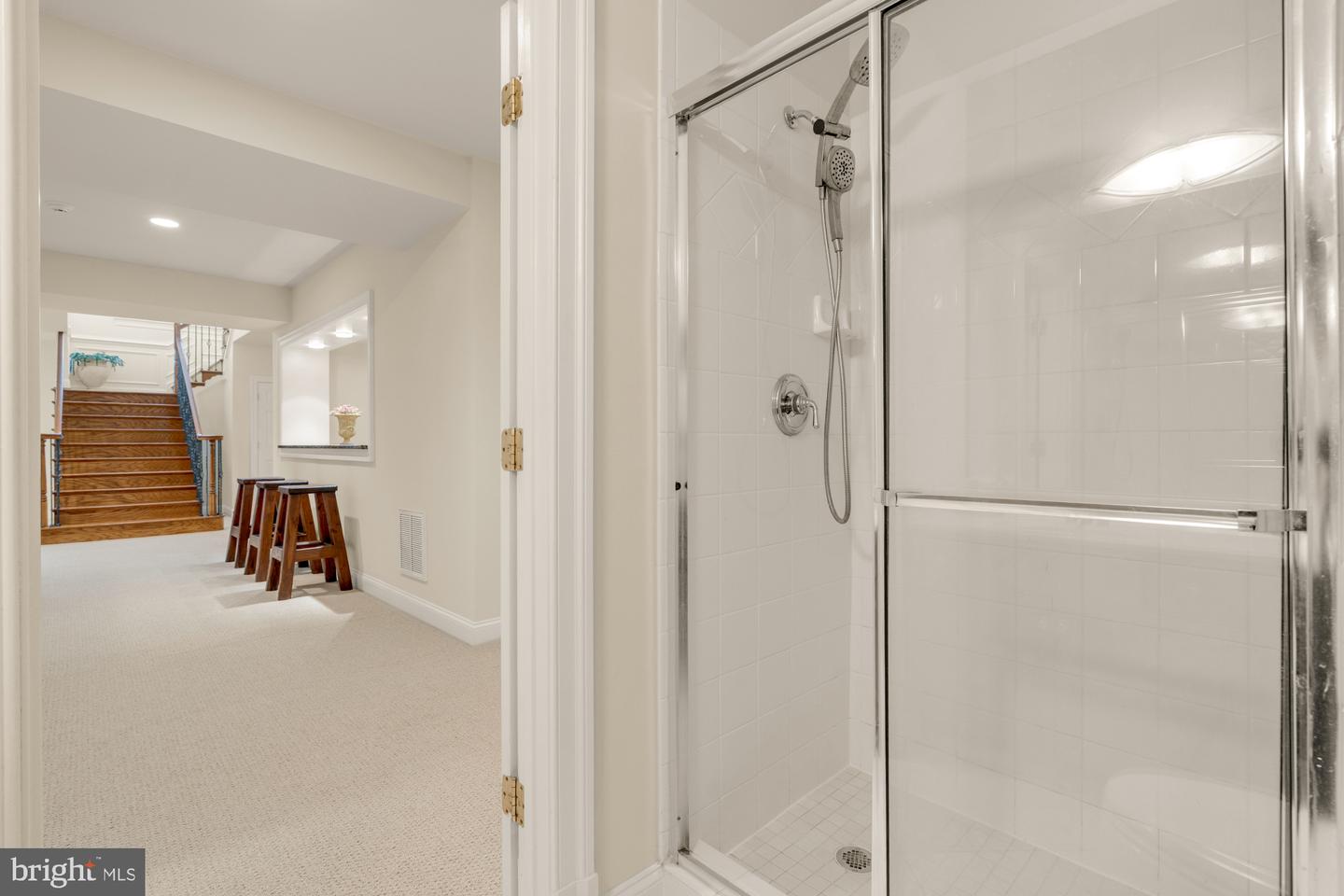 6238 LINWAY TER, MCLEAN, Virginia 22101, 6 Bedrooms Bedrooms, ,6 BathroomsBathrooms,Residential,For sale,6238 LINWAY TER,VAFX2294092 MLS # VAFX2294092