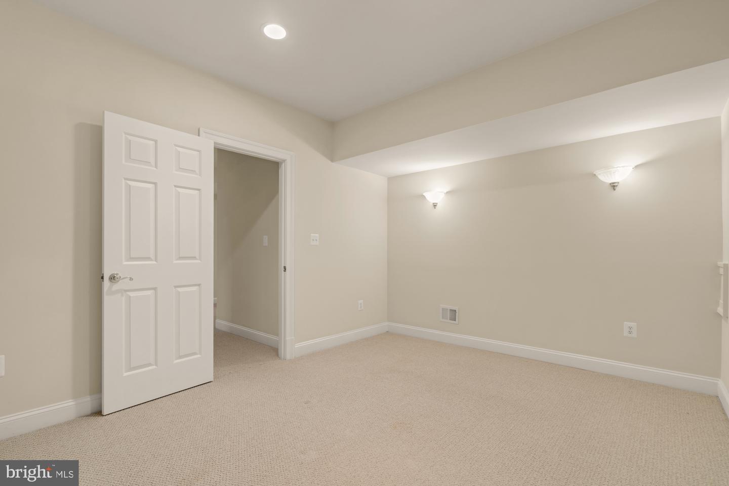 6238 LINWAY TER, MCLEAN, Virginia 22101, 6 Bedrooms Bedrooms, ,6 BathroomsBathrooms,Residential,For sale,6238 LINWAY TER,VAFX2294092 MLS # VAFX2294092