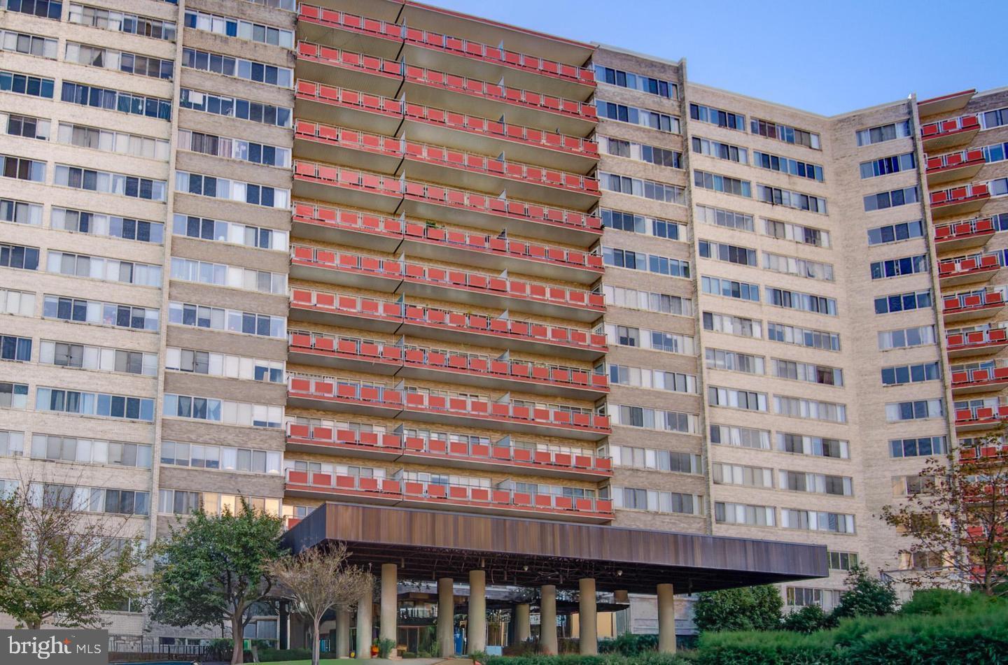 5340 HOLMES RUN PKWY #1017, ALEXANDRIA, Virginia 22304, 1 Bedroom Bedrooms, ,1 BathroomBathrooms,Residential,For sale,5340 HOLMES RUN PKWY #1017,VAAX2054790 MLS # VAAX2054790