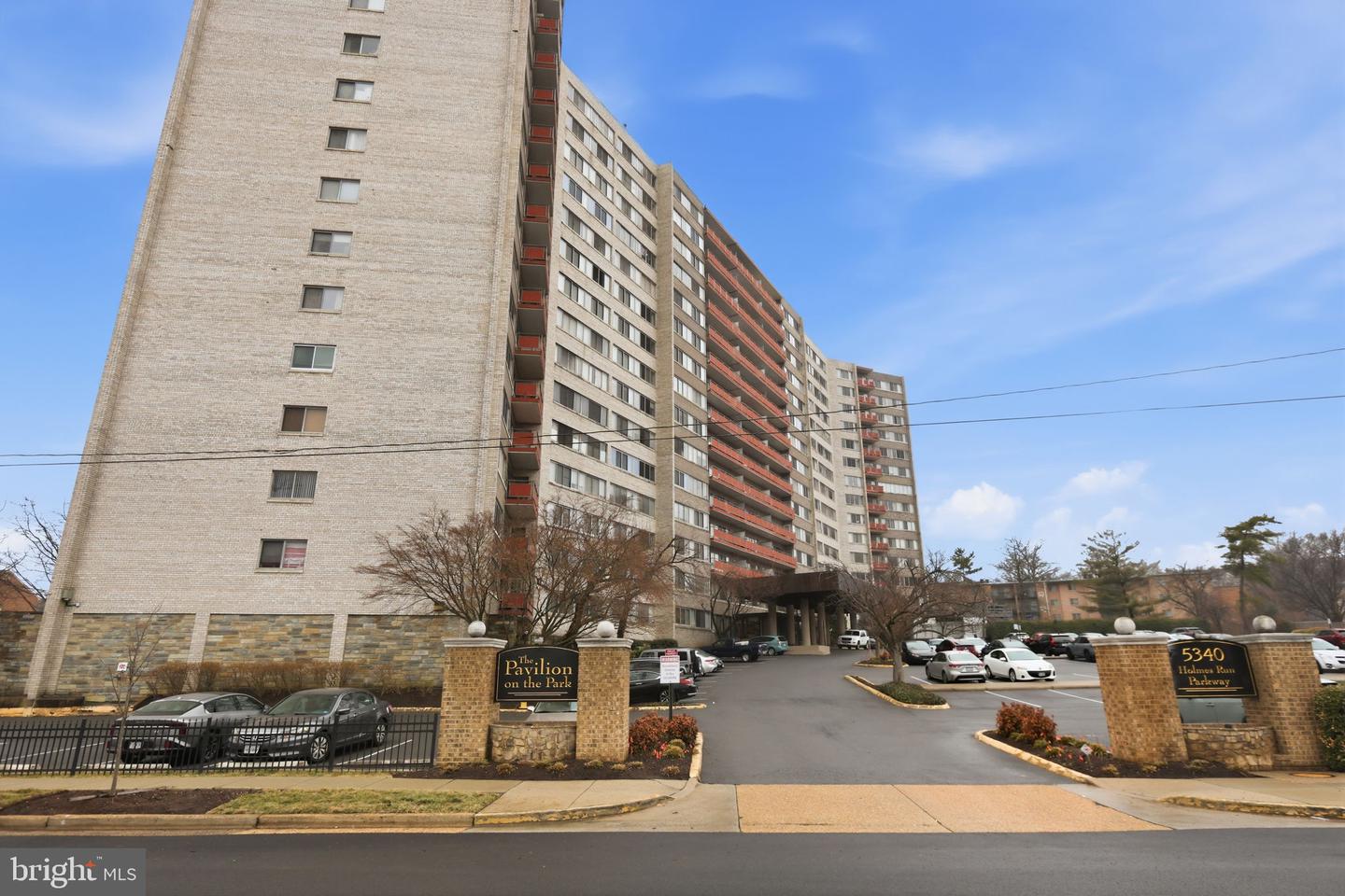 5340 HOLMES RUN PKWY #1017, ALEXANDRIA, Virginia 22304, 1 Bedroom Bedrooms, ,1 BathroomBathrooms,Residential,For sale,5340 HOLMES RUN PKWY #1017,VAAX2054790 MLS # VAAX2054790