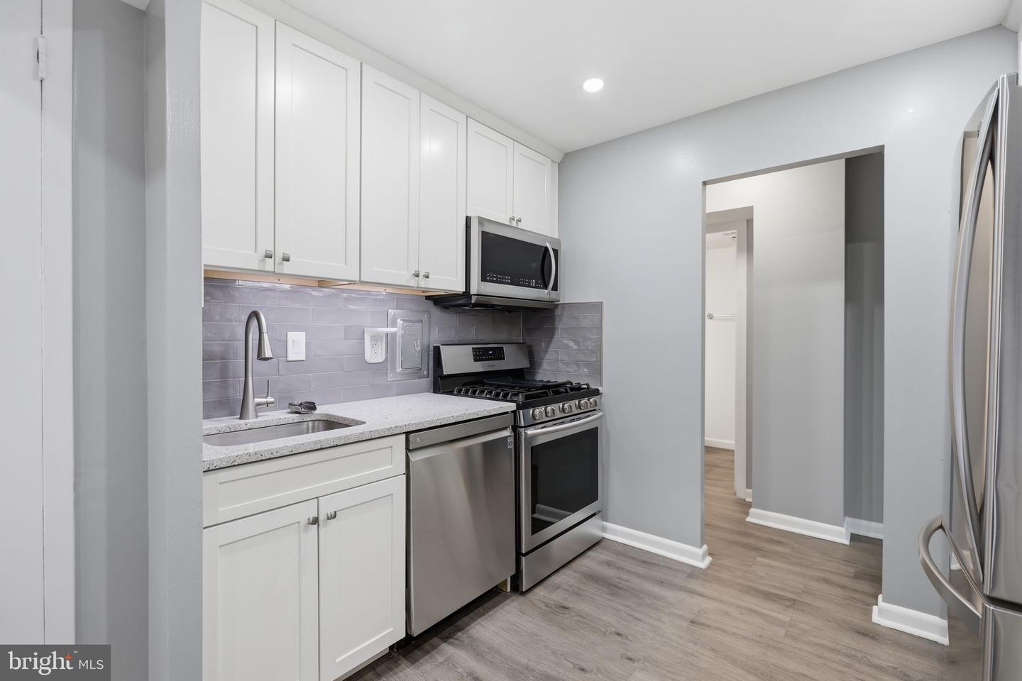 5340 HOLMES RUN PKWY #1017, ALEXANDRIA, Virginia 22304, 1 Bedroom Bedrooms, ,1 BathroomBathrooms,Residential,For sale,5340 HOLMES RUN PKWY #1017,VAAX2054790 MLS # VAAX2054790